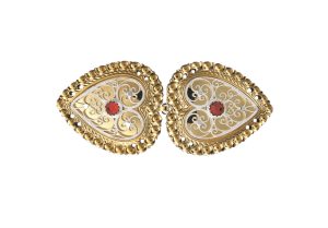 Beltespenne med raud stein og syhol, forgylt/kvit