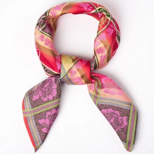 Eufemia Silkeskjerf ⎜ 53