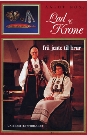 Lad og Krone, Aagot Noss